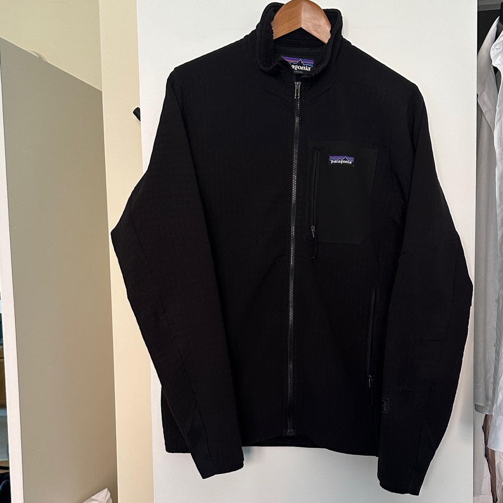 Patagonia R2 Tech Face jacket size small